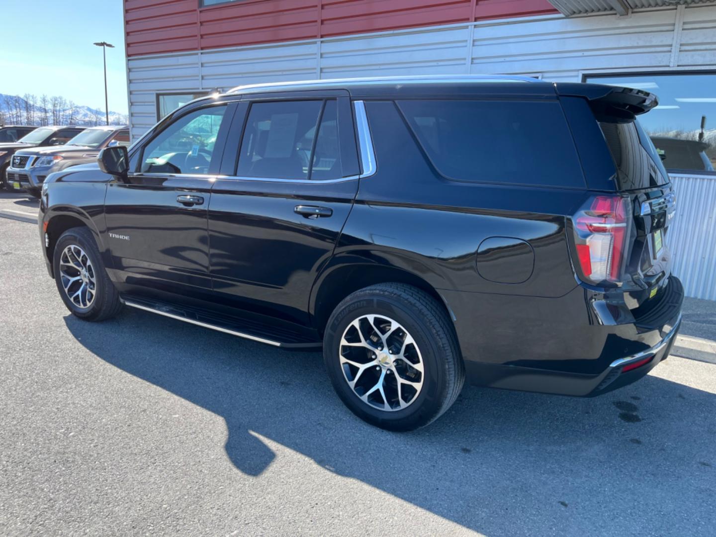 2021 BLACK /Black CHEVROLET TAHOE LT (1GNSKNKD0MR) with an 5.3L engine, Automatic transmission, located at 1960 Industrial Drive, Wasilla, 99654, (907) 274-2277, 61.573475, -149.400146 - Photo#2